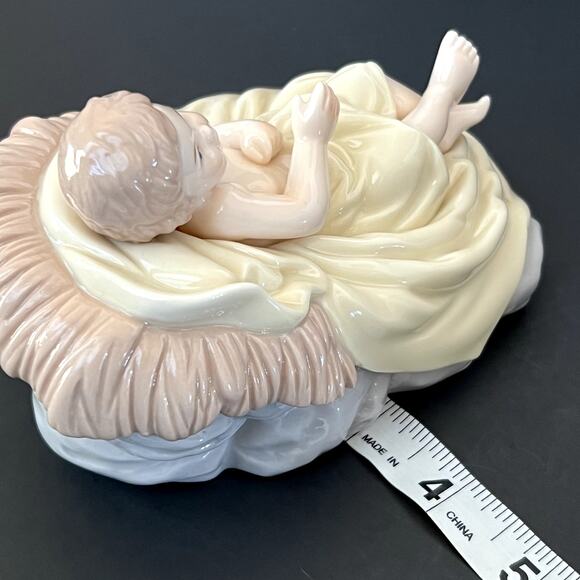 O'Well Grandeur Baby Jesus Nativity Set Replacement - Picture 6 of 9